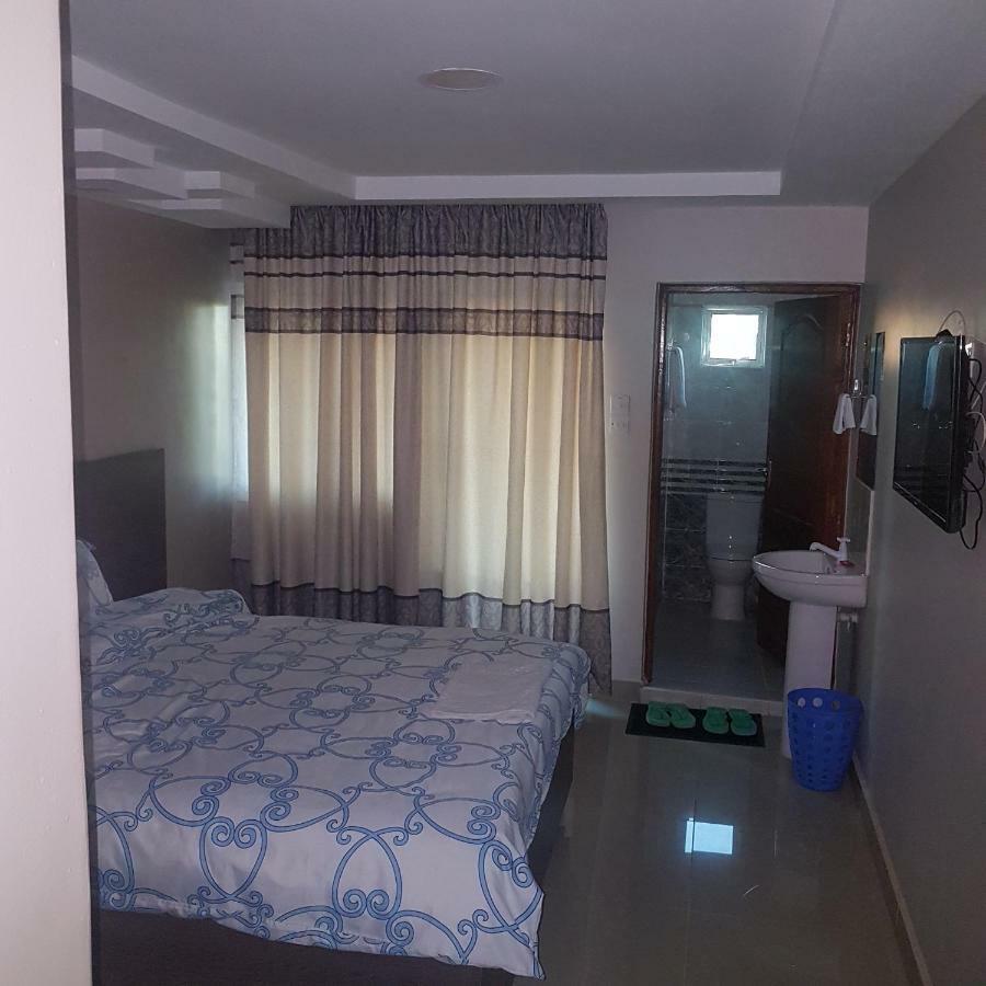Adala Motel Meru Exterior foto